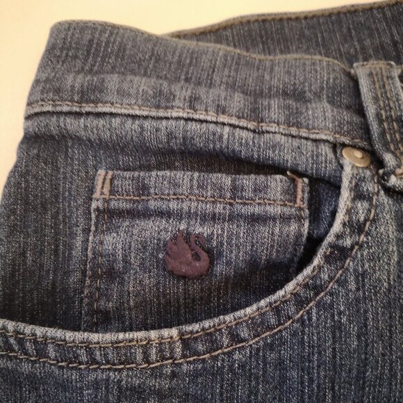 Gloria Vanderbilt Amanda Ladies Size 16 Short Medium Wash Zipper & Button Jeans - Picture 8 of 13